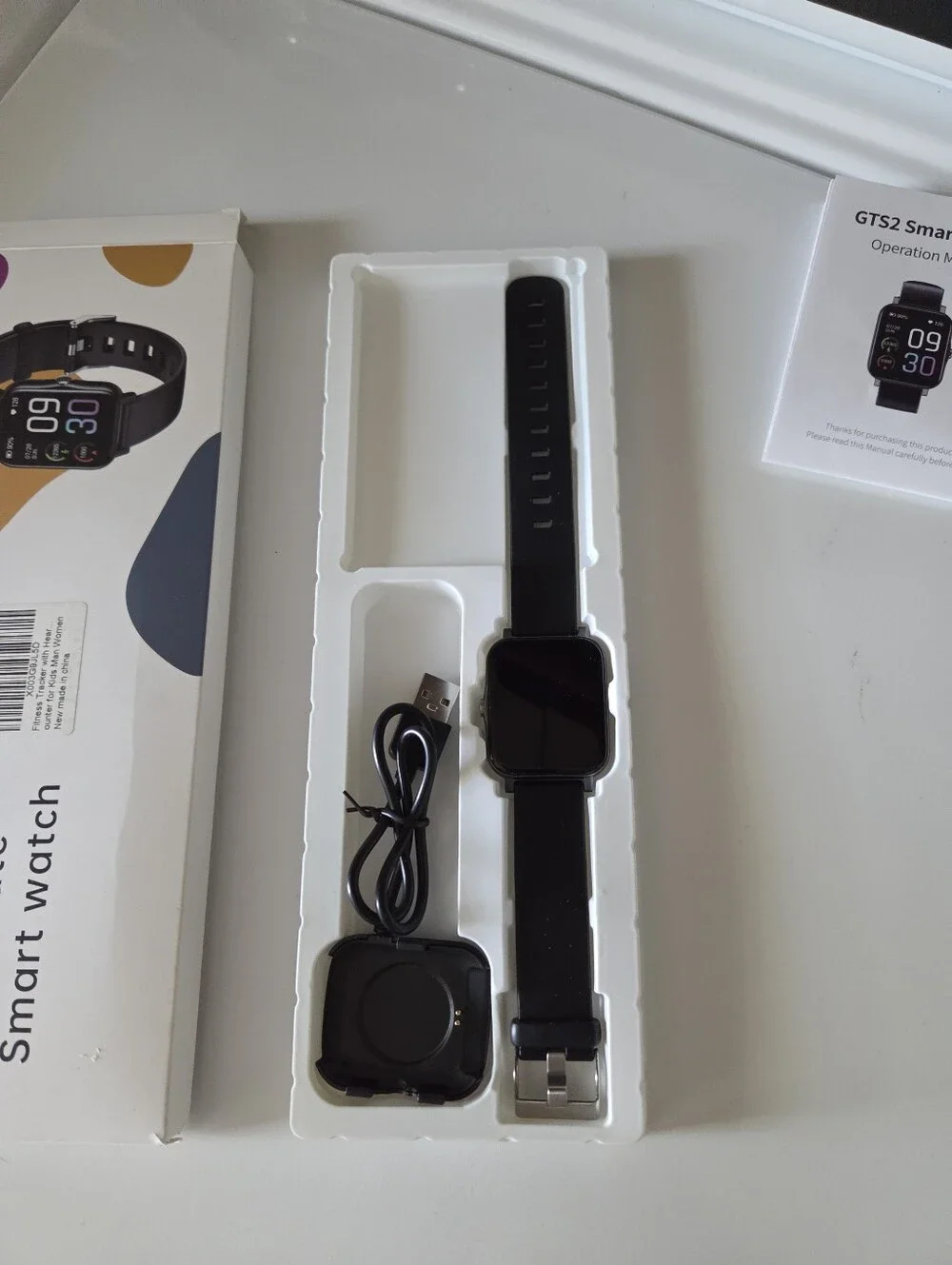 Black Smart Fitness Watch - Sleek Activity Tracker